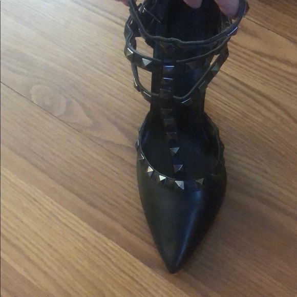 NWT heels - Picture 2 of 3
